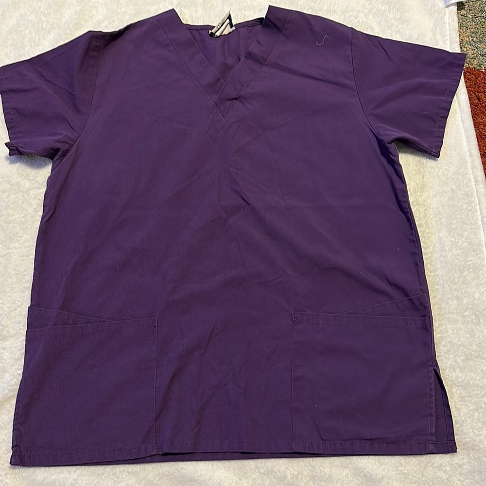 LYDIA’S PRO-SERIES COLLECTION PURPLE MEDIUM SCRUB TOP